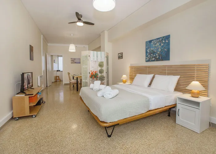 Central Apartment On Pedestrian Street By Ghh